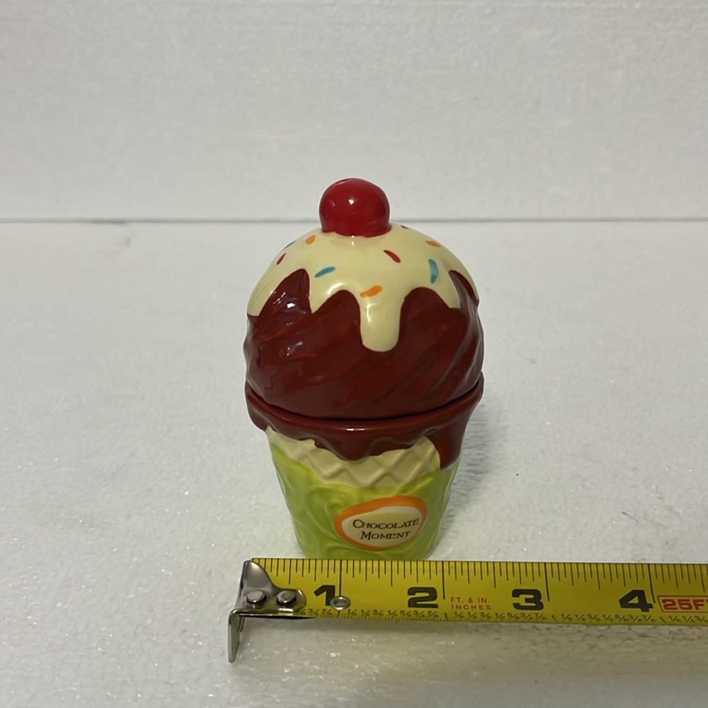 Cracker Barrel Sweet Rewards Chocolate Moment Ceramic Salt + Pepper Shakers - Picture 8 of 9